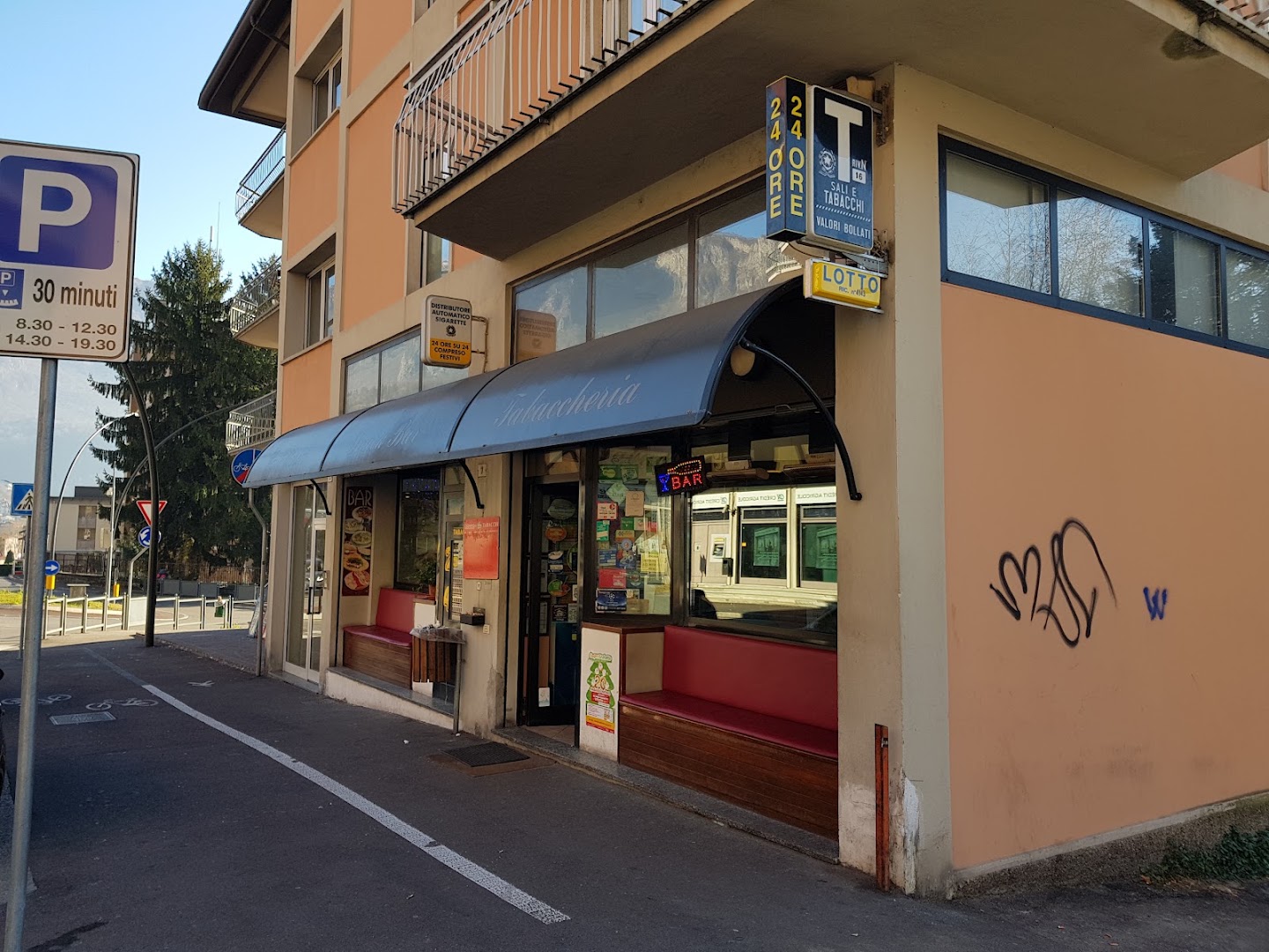 Bar Tabacchi Caffe 'Adamello 7