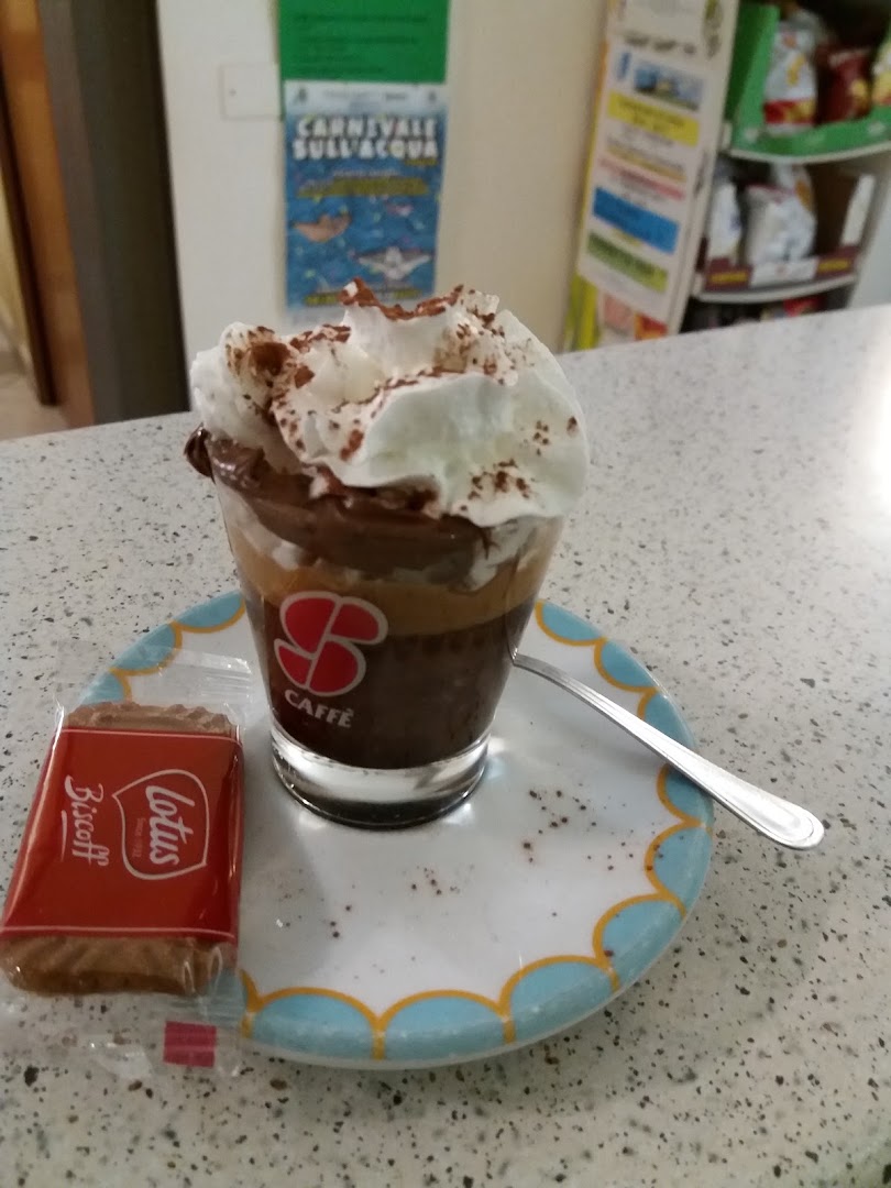 Bar Tabacchi Caffet' Amo Di Ferrari Annarita