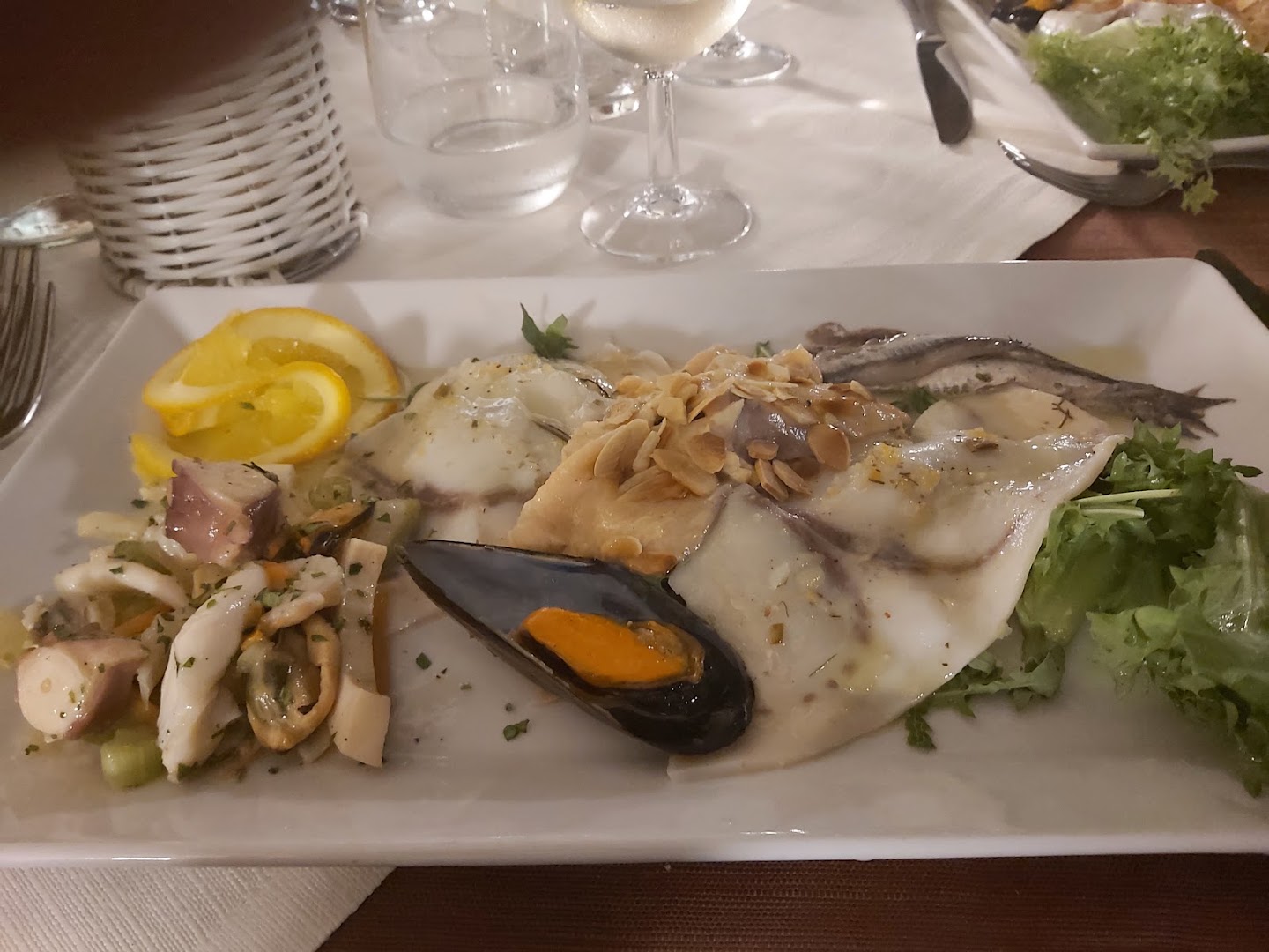 Bar Tabacchi Ristorante falconara sicula