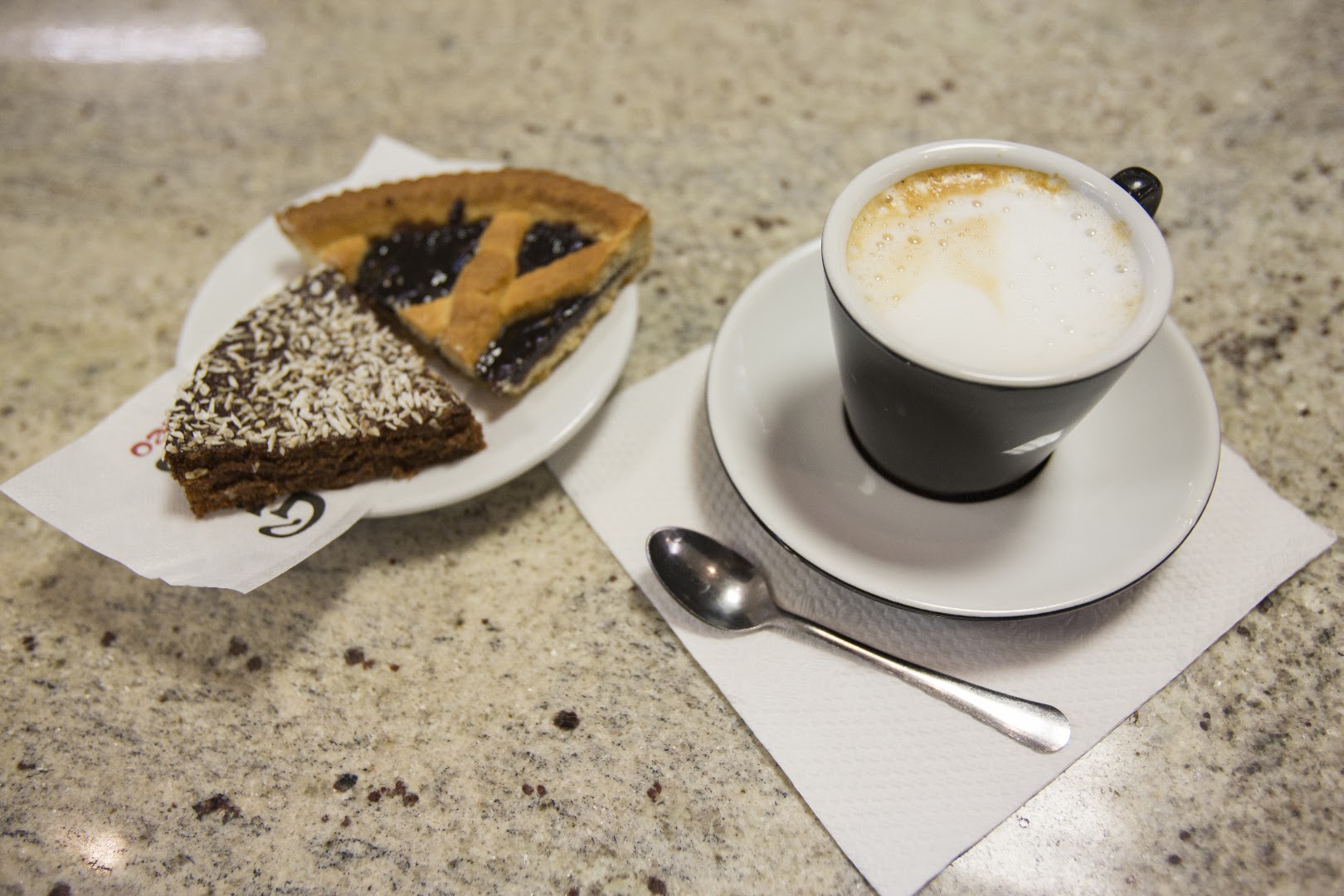 Bar Tavola Calda Sakeno Cuneo