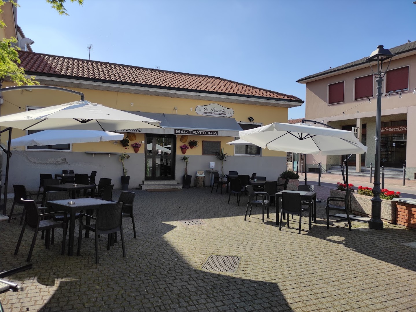 Bar Trattoria In Piazzetta