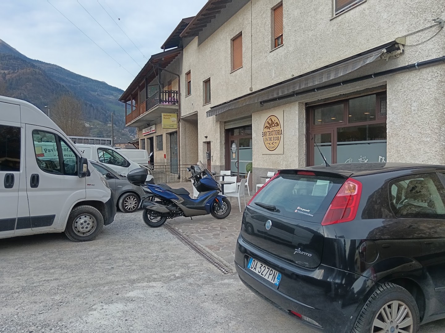 Bar Trattoria On The Road