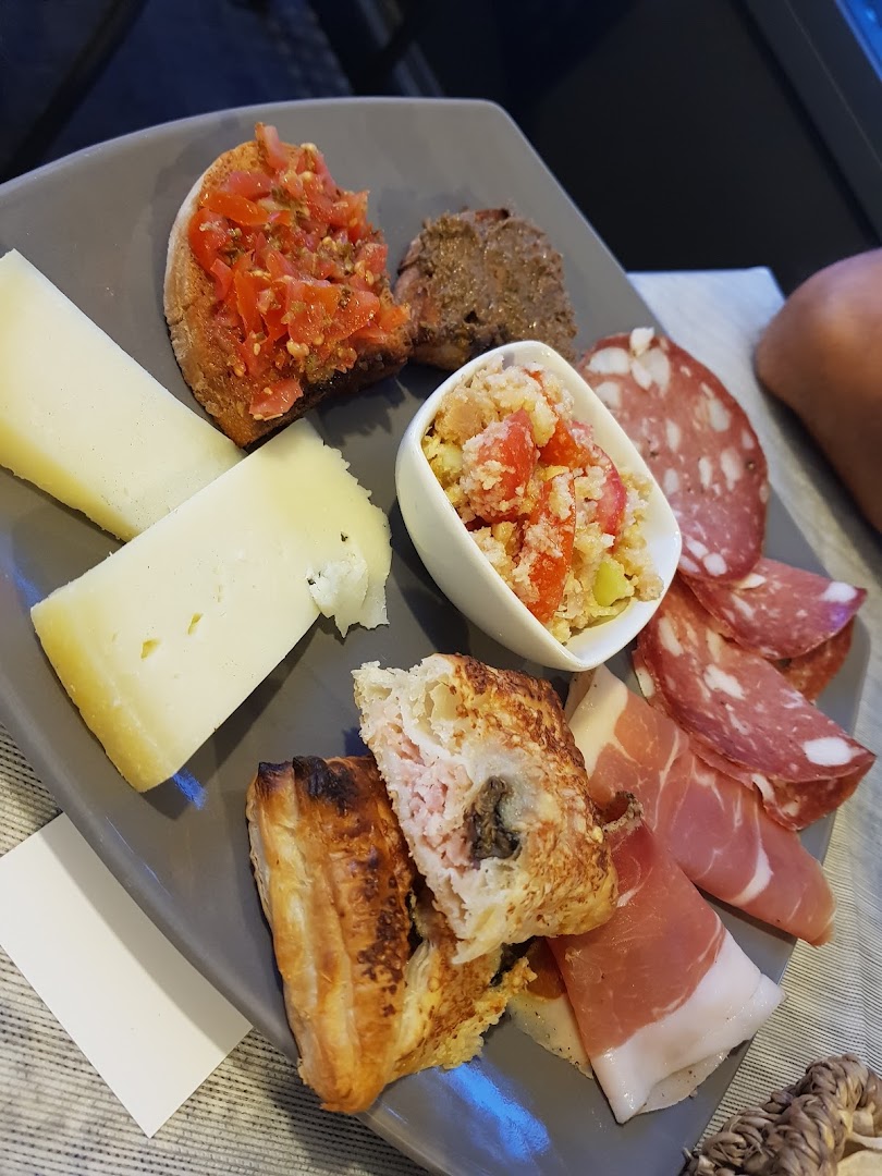 Bar Trattoria Pizzeria di Cerquetella Cristina