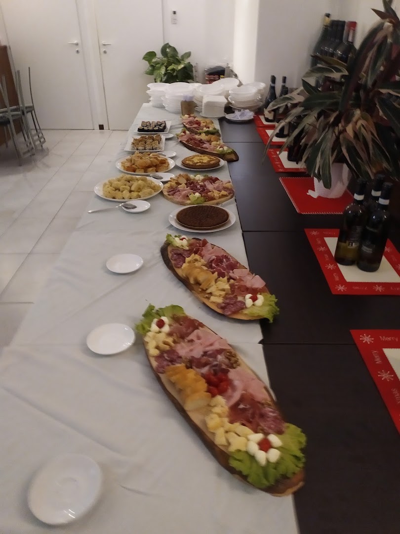 Bar Tutto Bene Tavola Calda Aperitivo e Sushi-Bar e enoteca