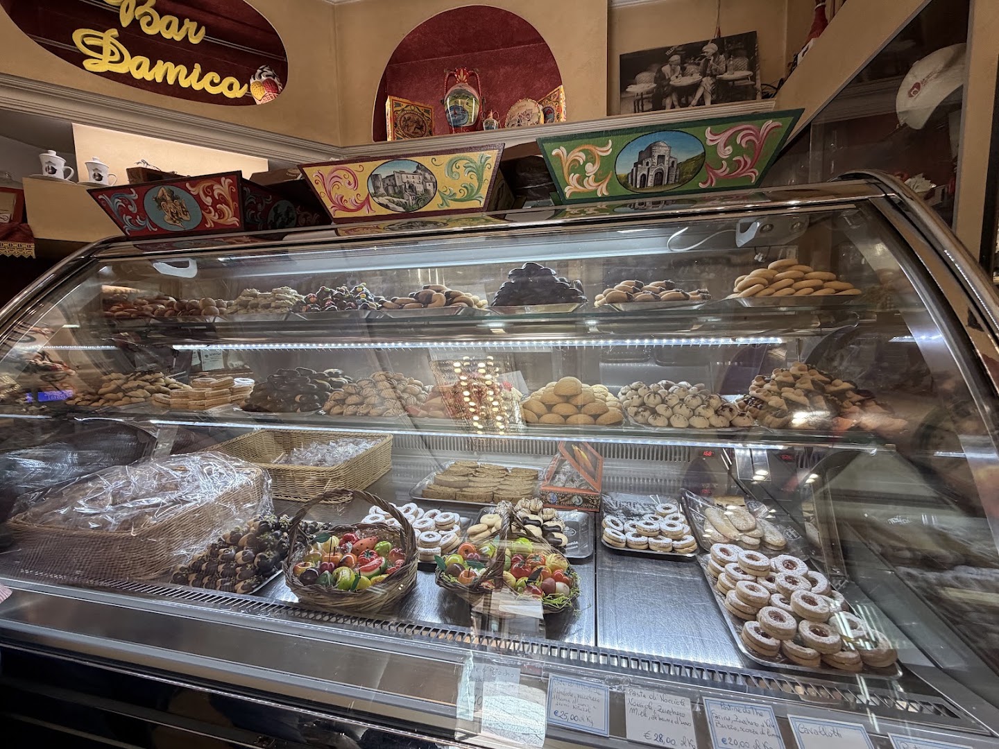 Bar Valastro-Damico