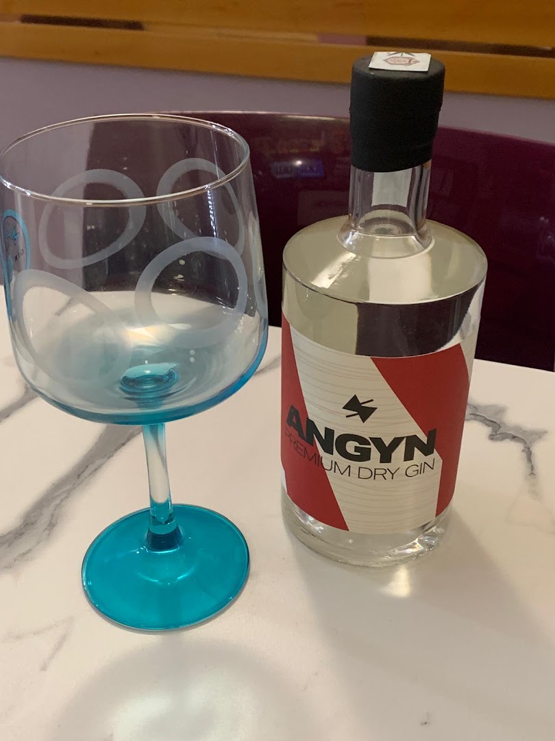 Bar Via Vai/ANGYN