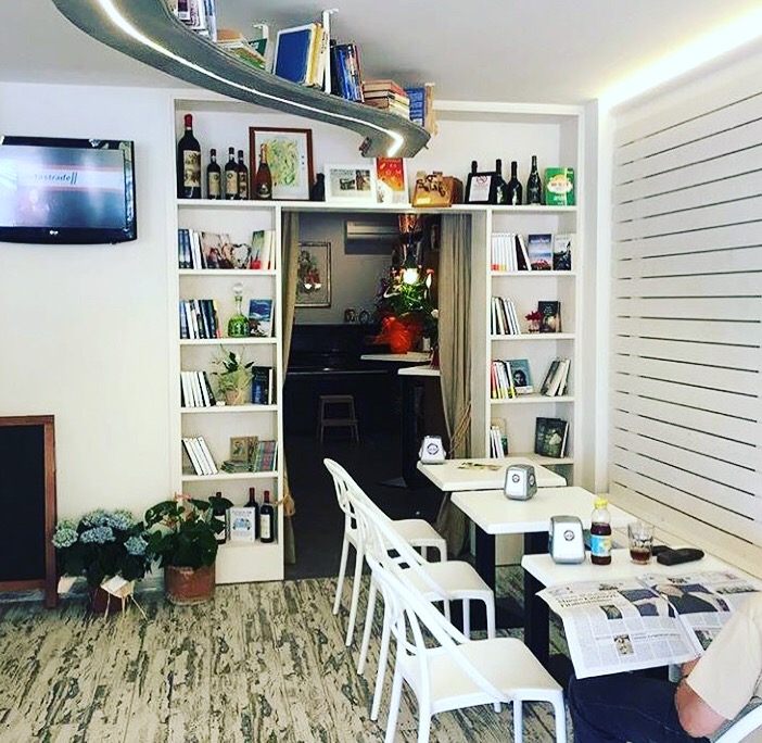 Bar Why Not Coffee & Books, Viareggio