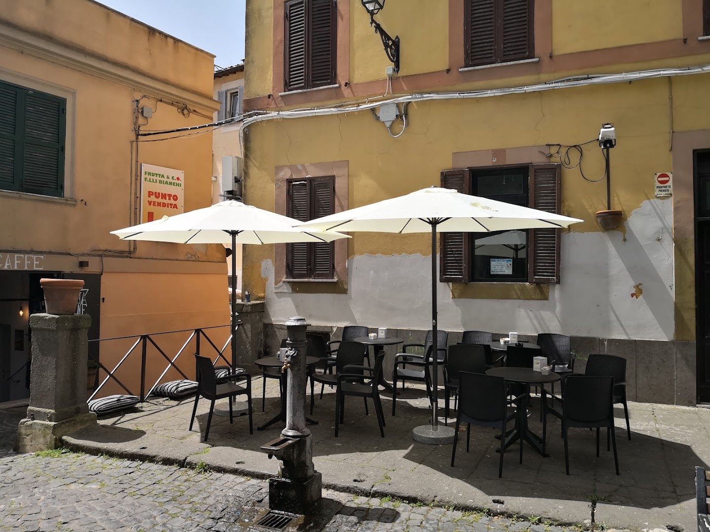 Bar Yanez