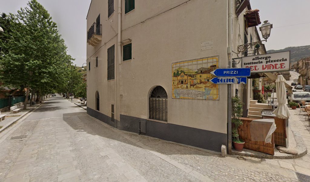 Barbata Antonina, Palazzo Adriano