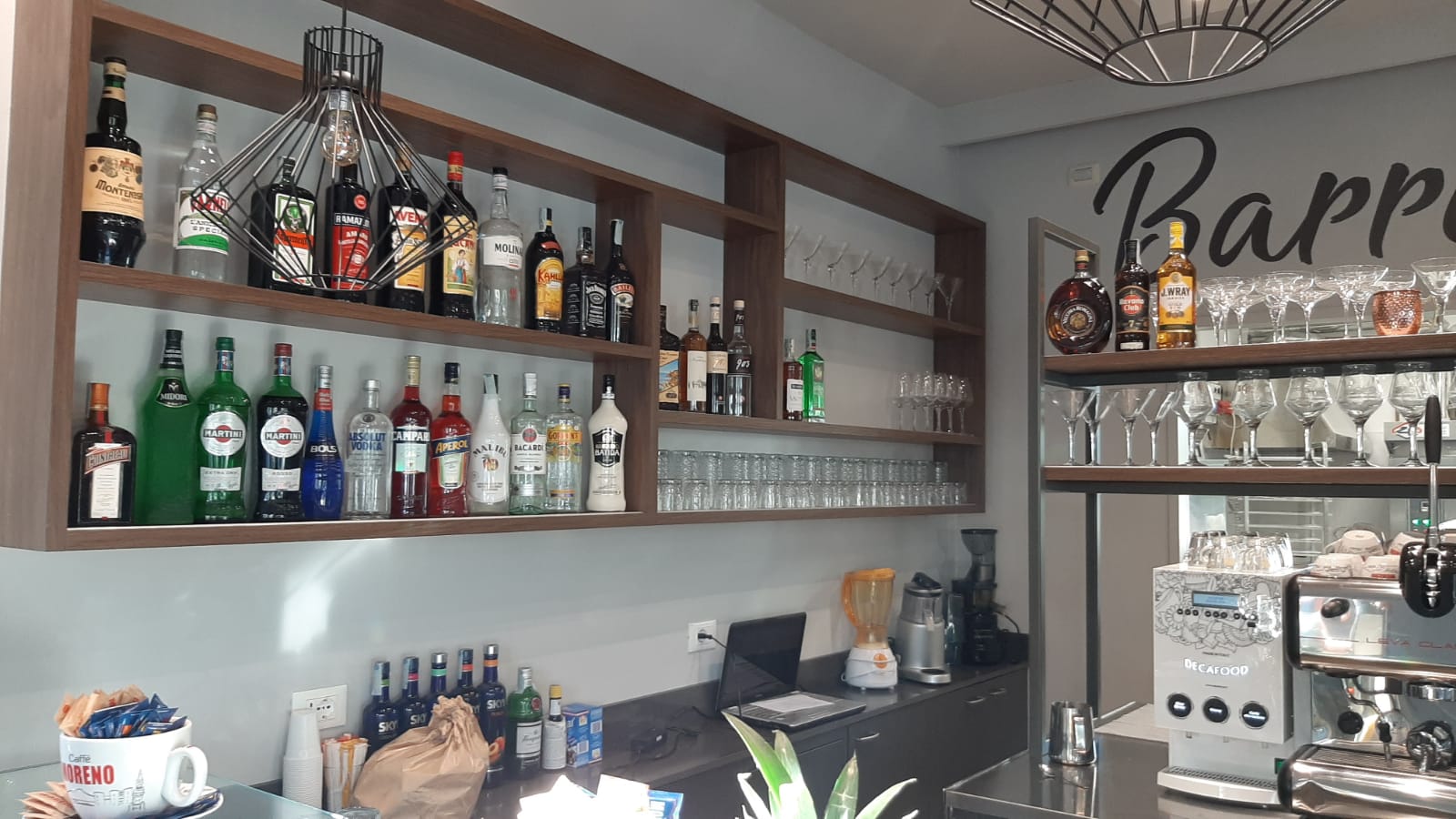 Barra's café