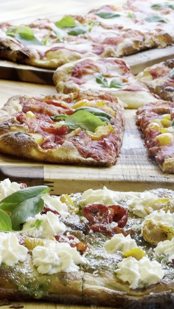 Basil Pizzeria