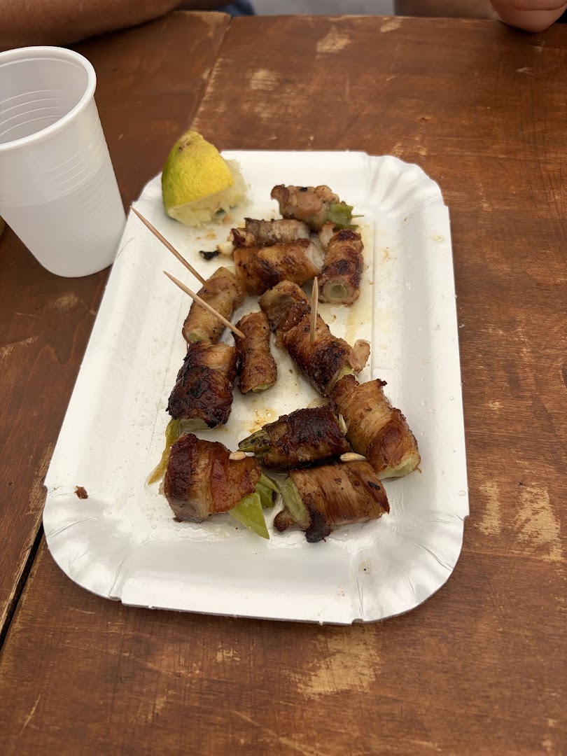Basilio FOOD & drinks (street food Experience) centro storico.