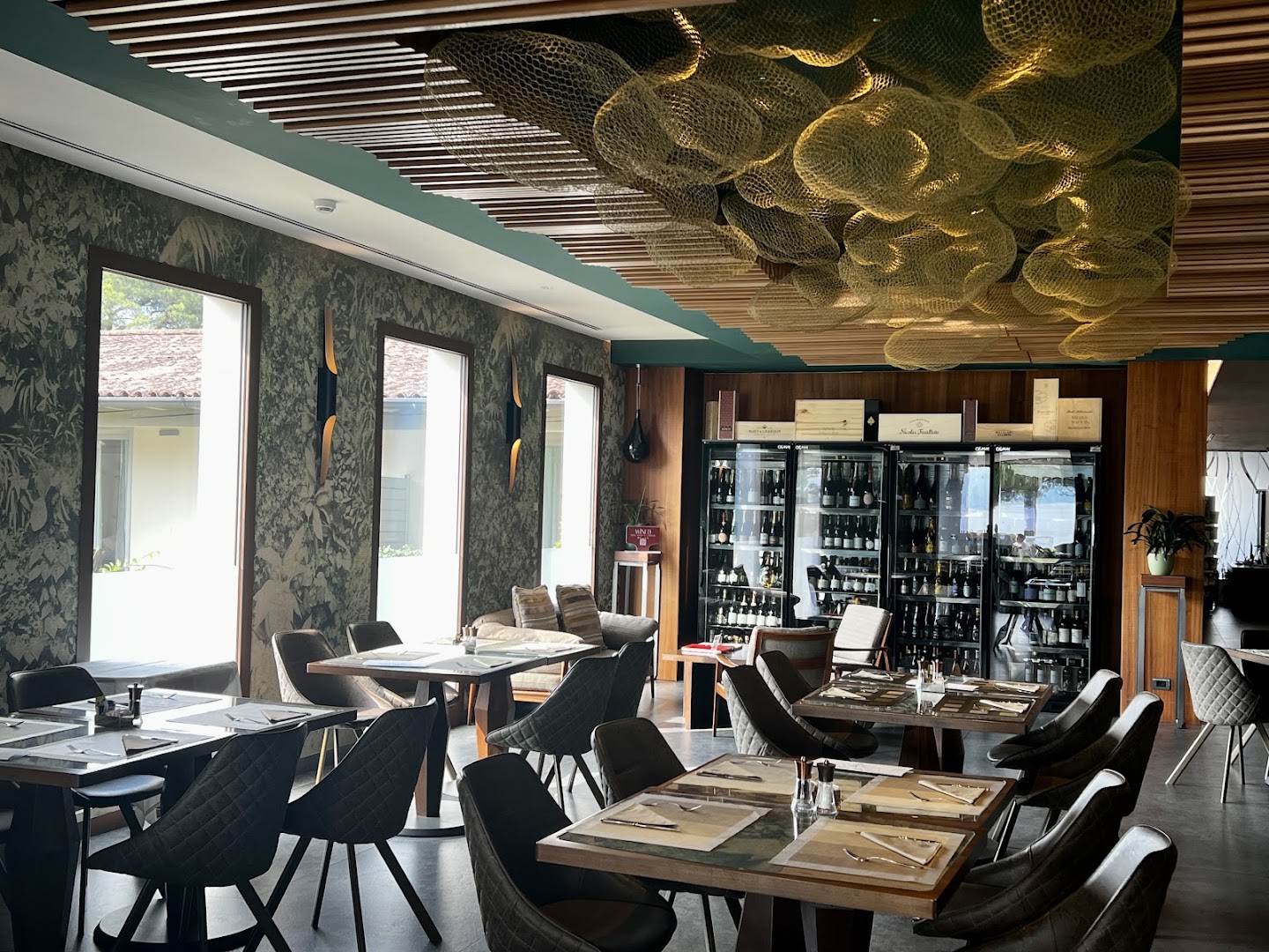 BBay Restaurant & Bar Americain