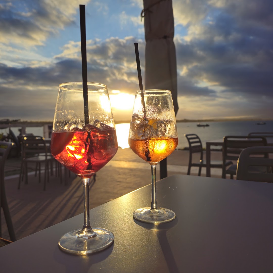 Beach Bar & Food