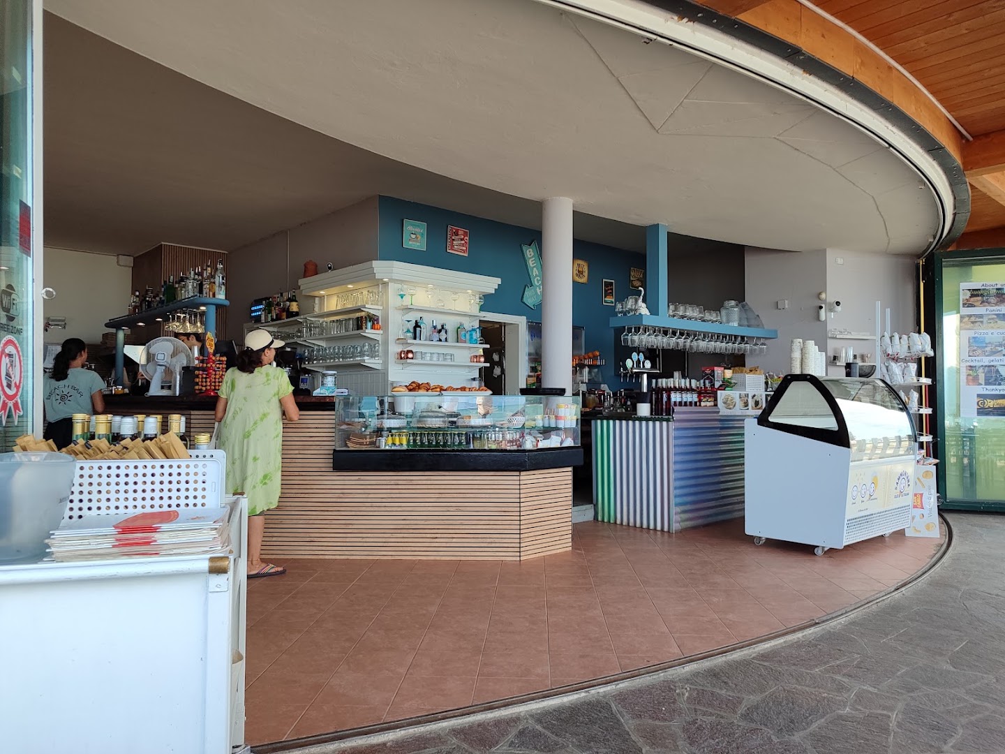 Beach Bar & Food