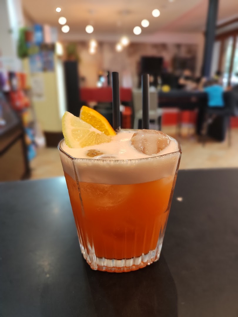 Beat Cocktail & Wine Bar