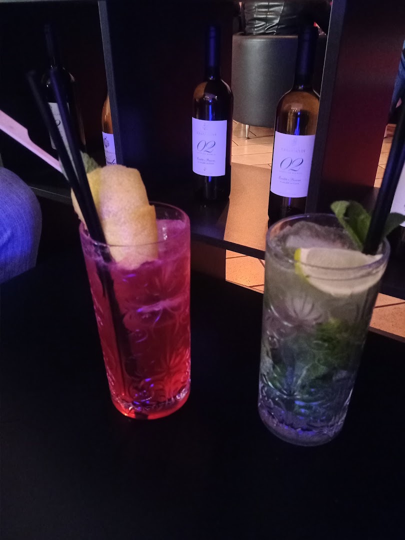 Beat Cocktail & Wine Bar