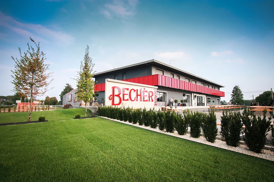 Bechèr House