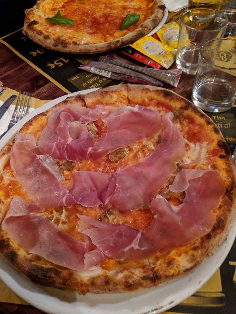 Beckett Pub - Risto - Pizzeria - Panini a Oliveto Citra