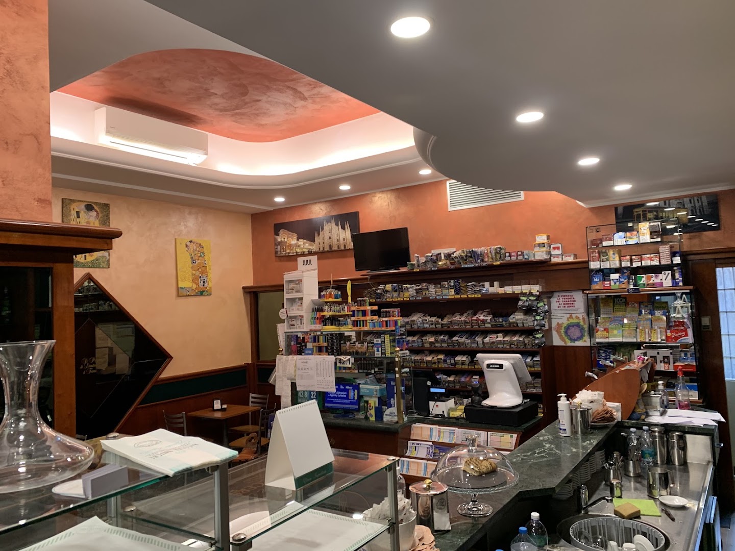 Beeb Bar, Milano