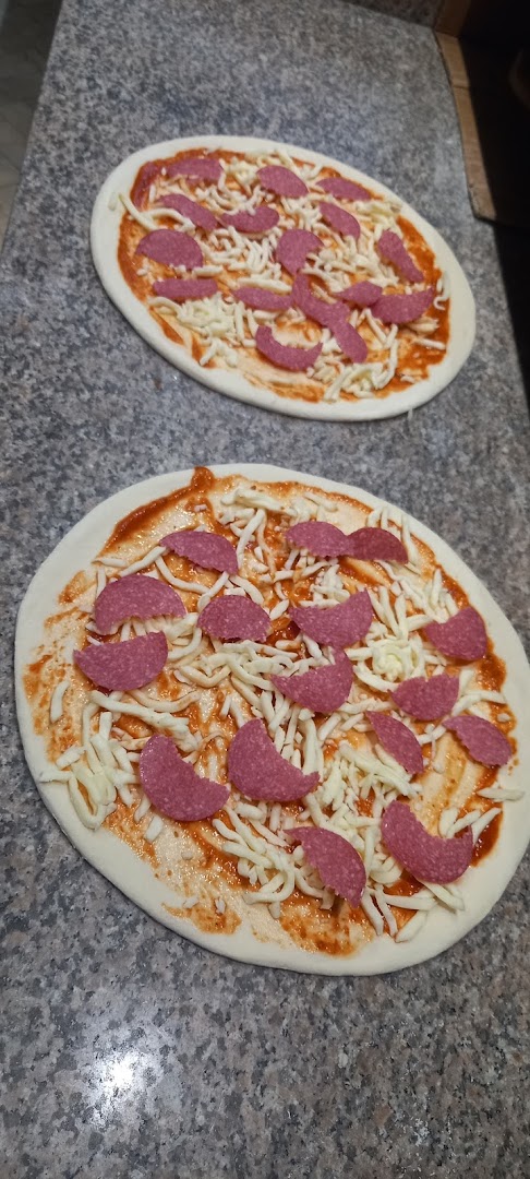 Bella istanbul Turkish kebap pizza