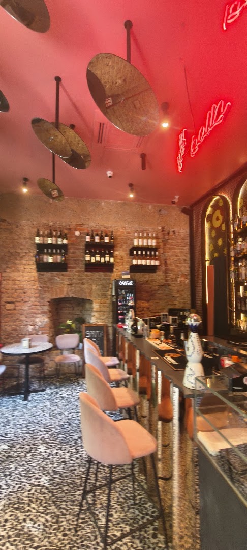 Bella Milano – Breakfast, Lunch & Drinks, Milano