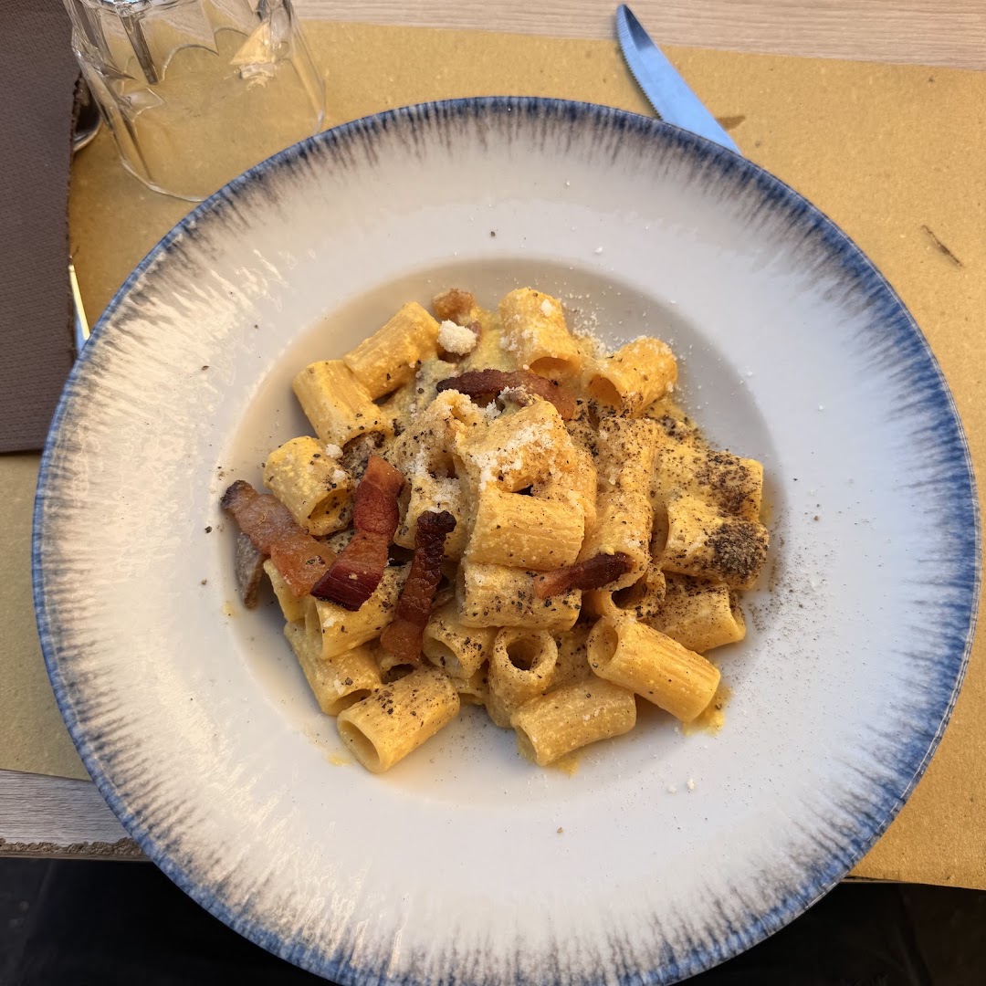 Bella Napoli NEAR VATICAN Wood fired Oven