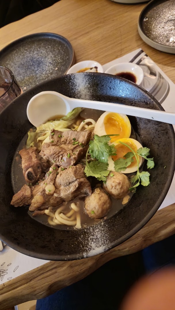 Bento Dimsum Ramen, Cuneo