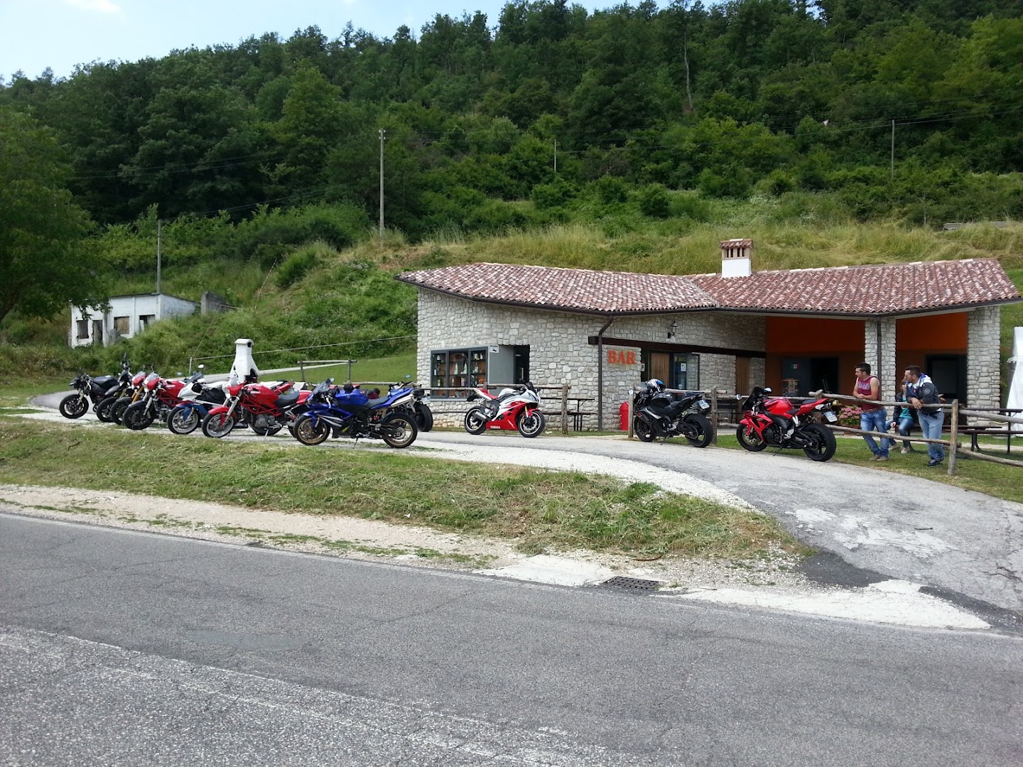 Benzi Bar Di Rosati Giulio