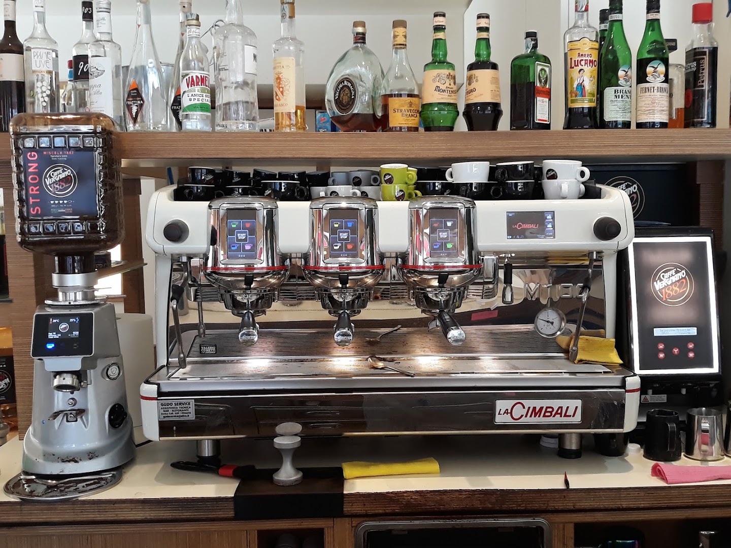 Biancopaco corner bar