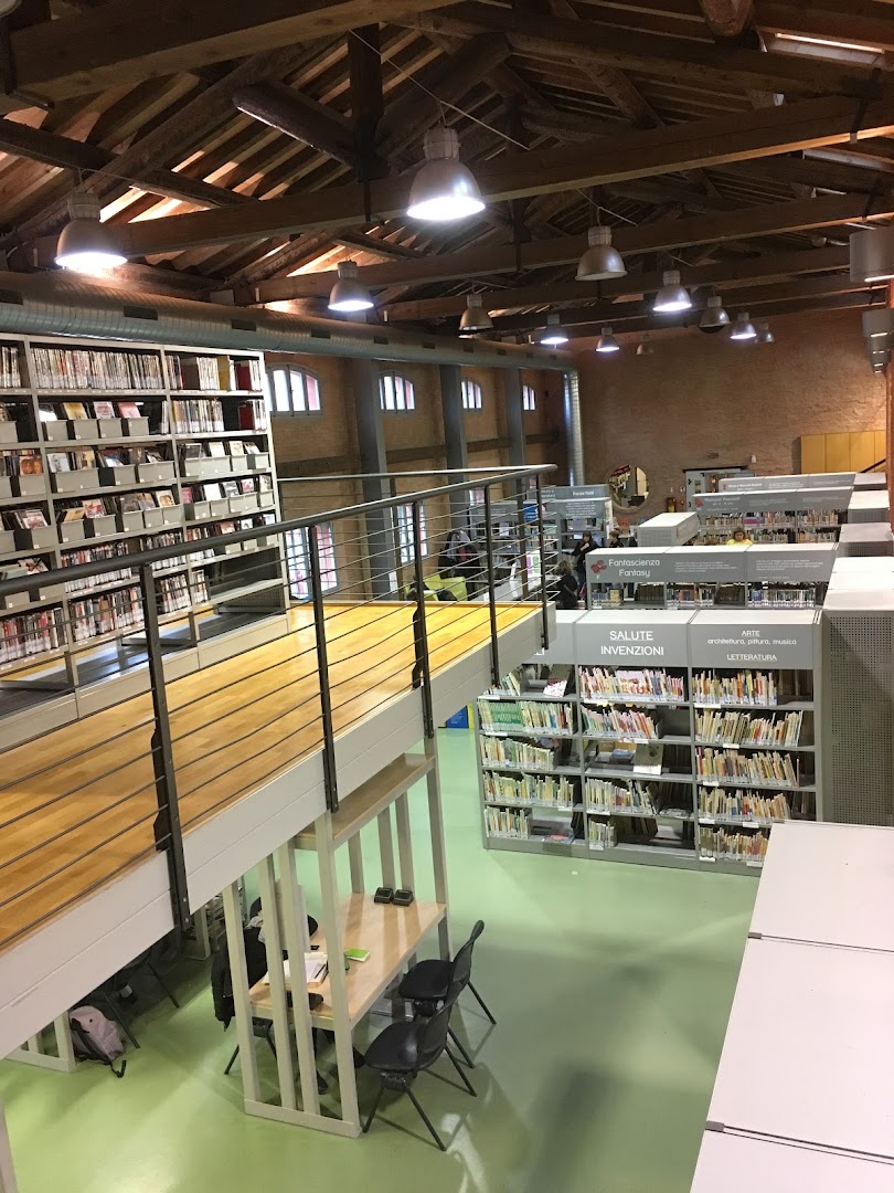 Biblioteca Comunale "Lea Garofalo"