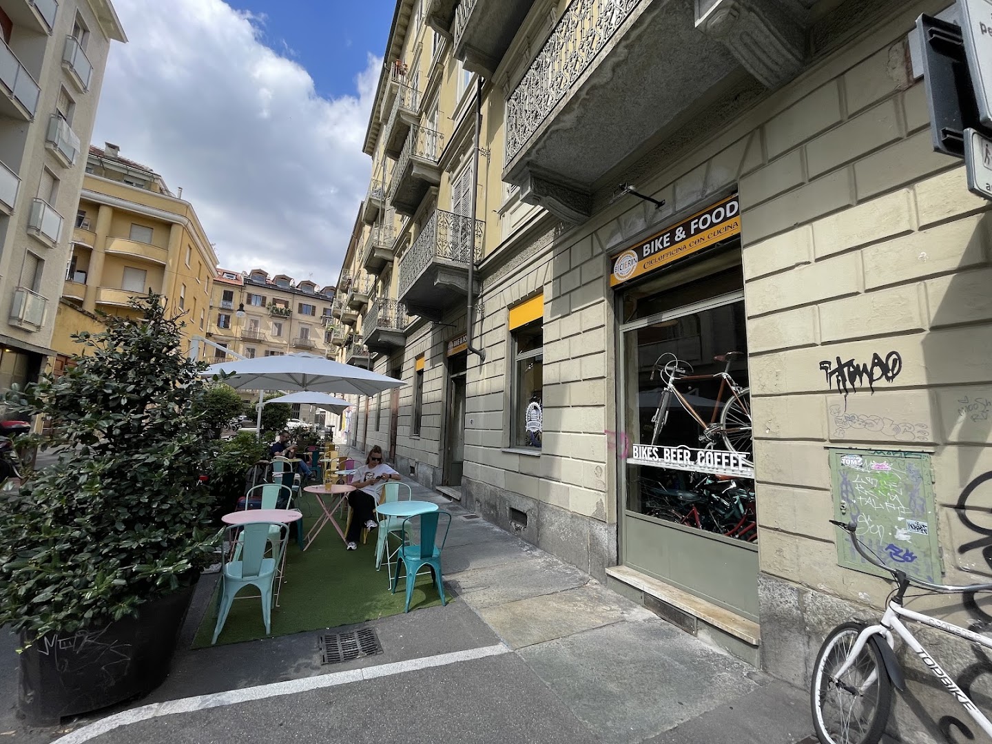 Bicierin Ciclofficina con Cucina