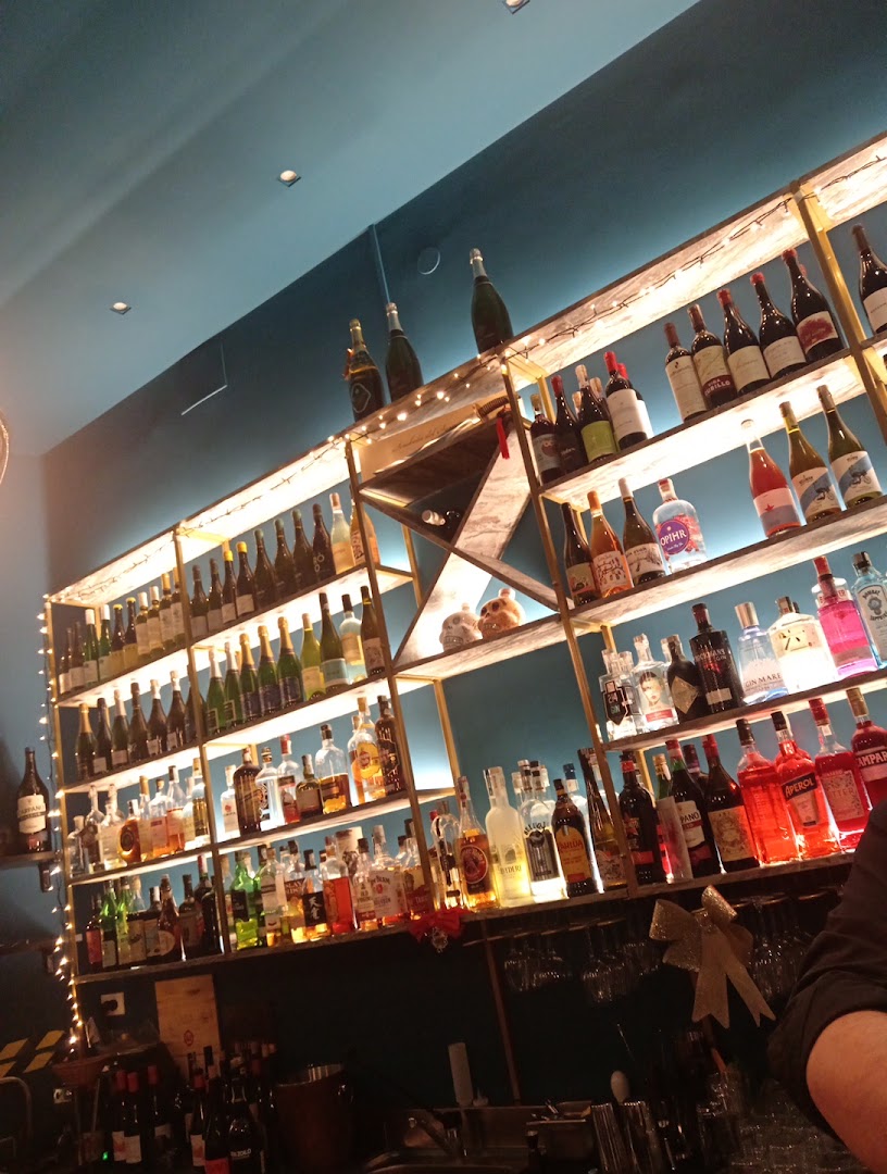 Bifolchi Divini moderna enoteca vineria