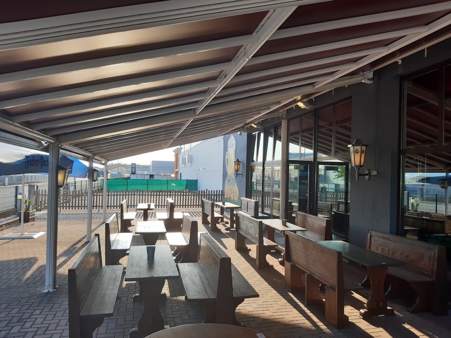 Birreria Hot & Cold // Hamburgeria - American BBQ