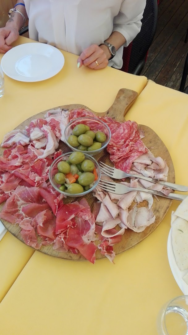Birreria Pizzeria Le Botti Di Tomba Oride