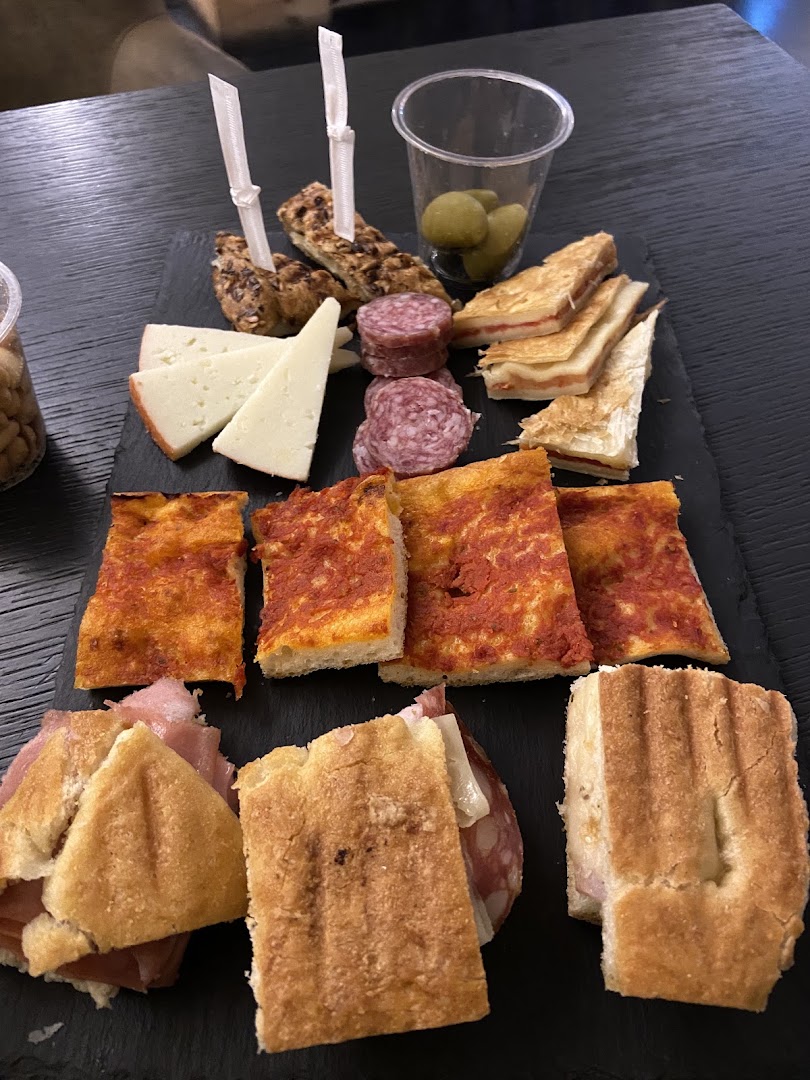 Bistro64