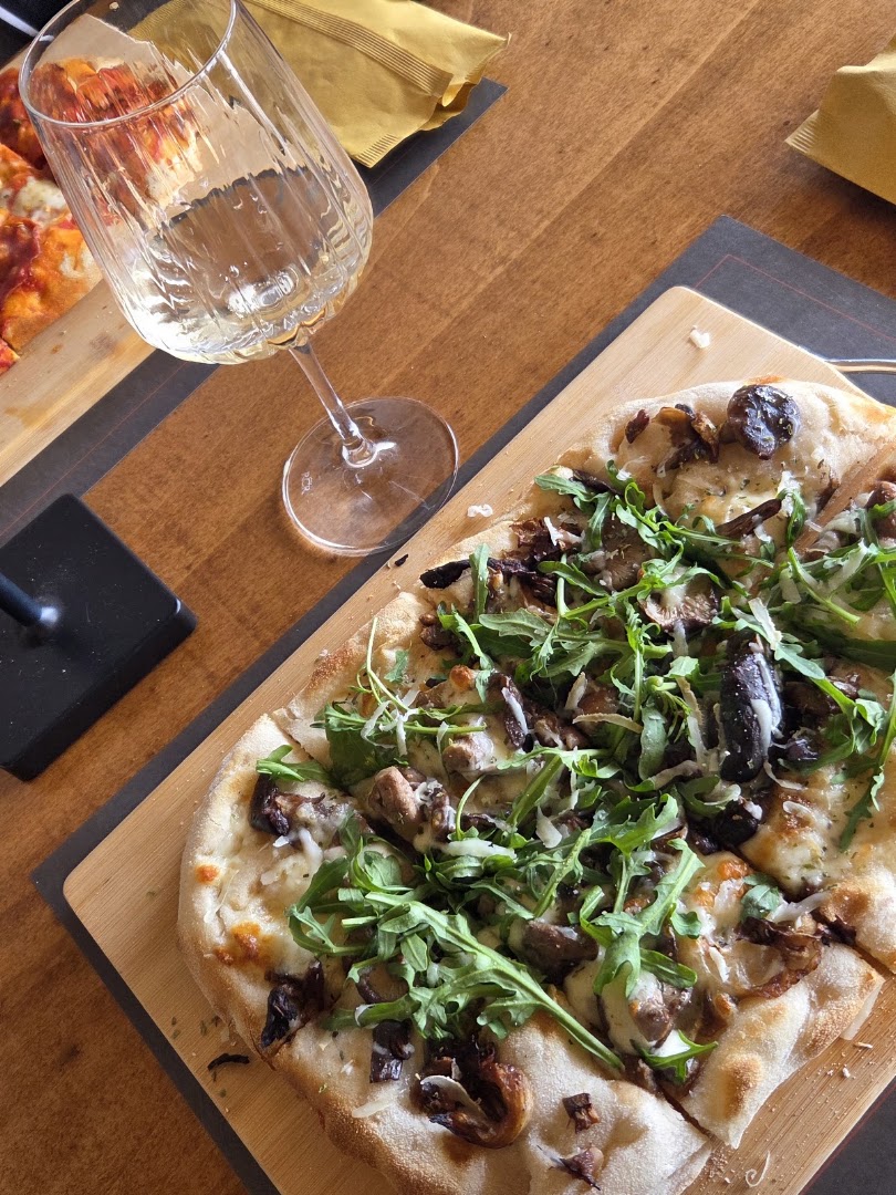 Bistrol Cafè - Home Cooking • Coffee • Lounge