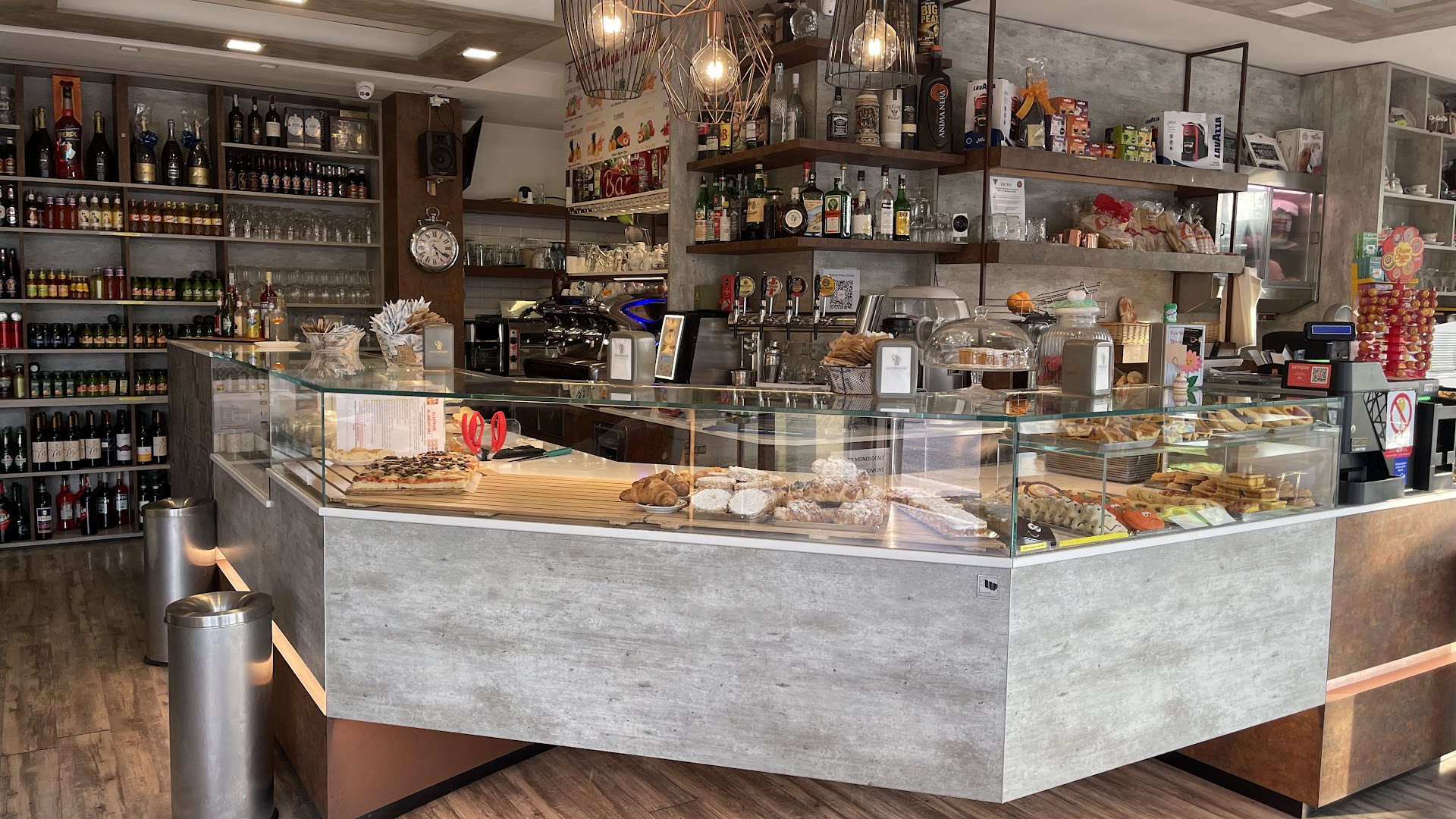 Bistrot Pasticceria Pane Caffetteria Panini Piccola cucina