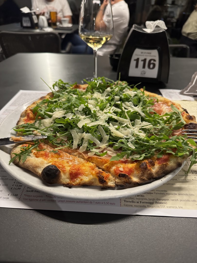 Black And White Pizzeria, Sondrio