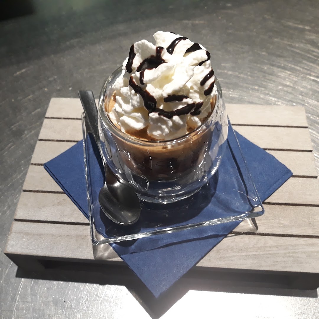 Black moon Bar, Trescore Balneario