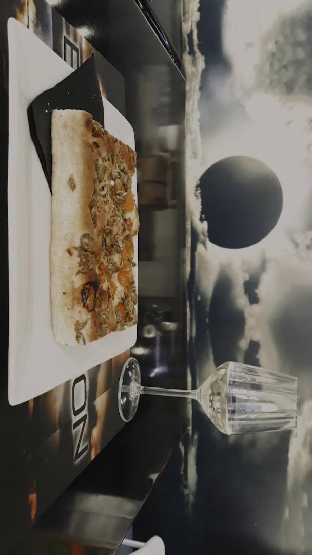Black moon Bar