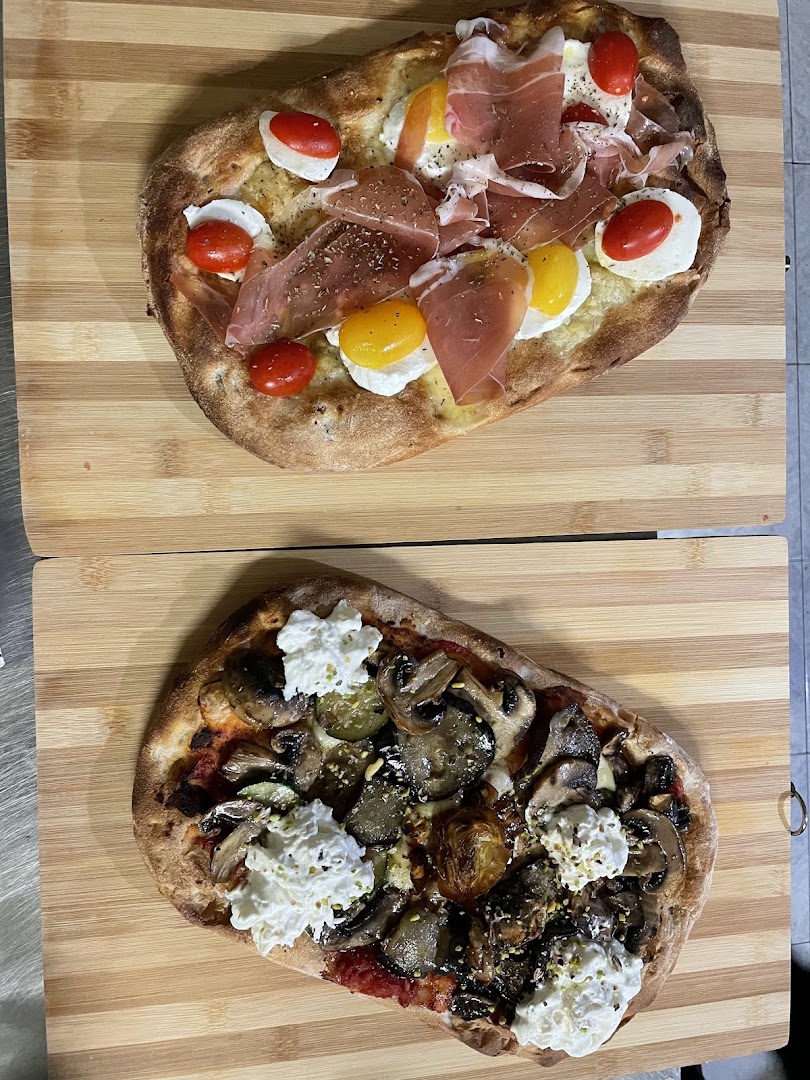 Black & White - Pinseria - Hamburgeria -Aperitivi- Pizzeria