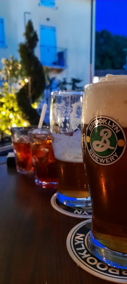 BlackOut Café, Lioni