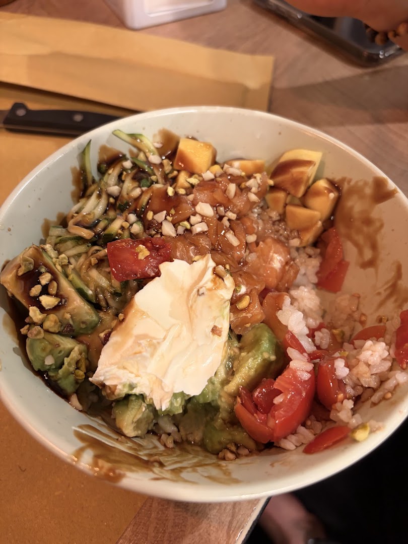 BLEND Cafe and Poke