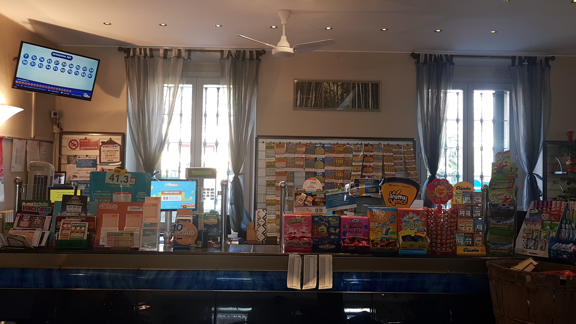 Blu Bar Di Hu Zhiwei