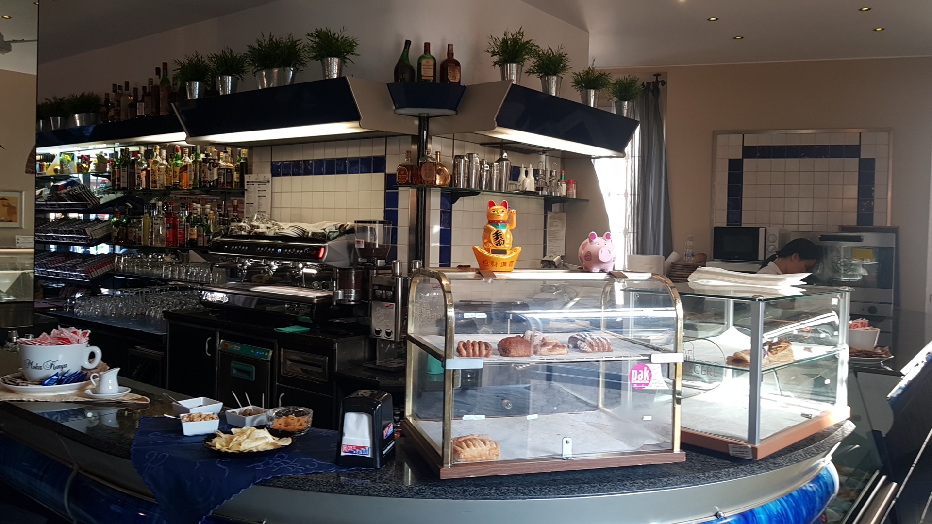 Blu Bar Di Hu Zhiwei