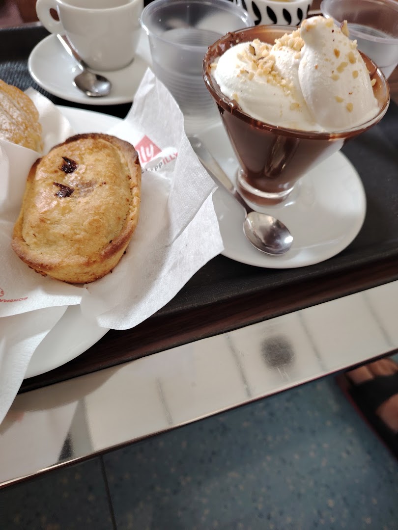 Blu Night Café