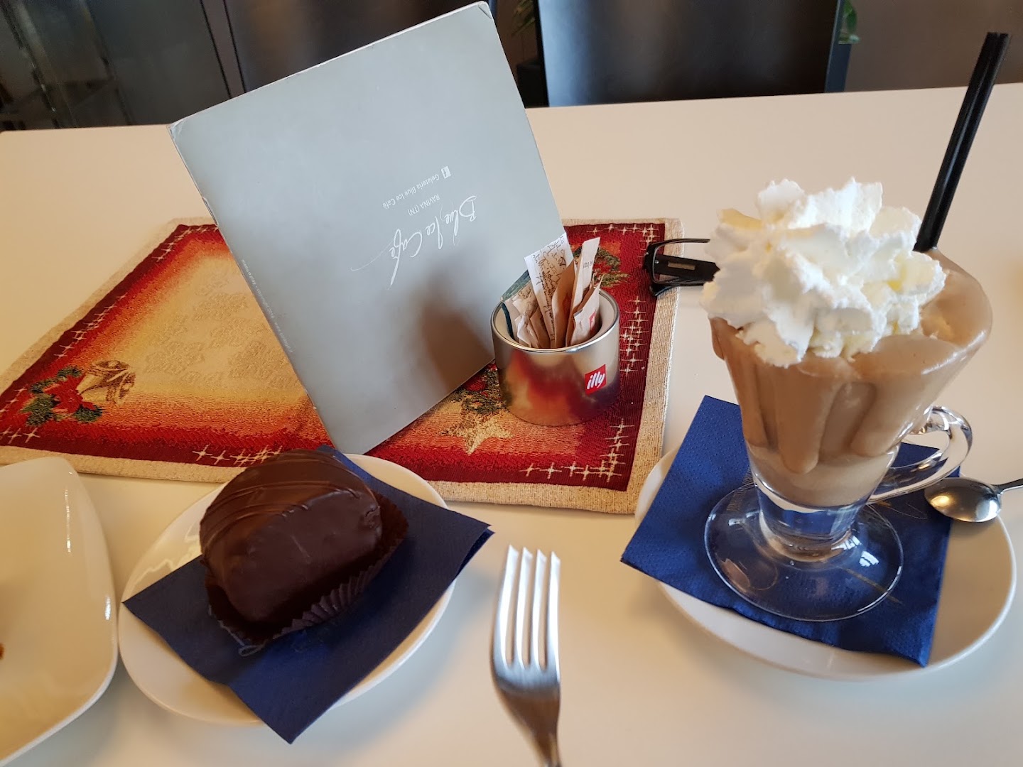 Blue Ice Caffe'