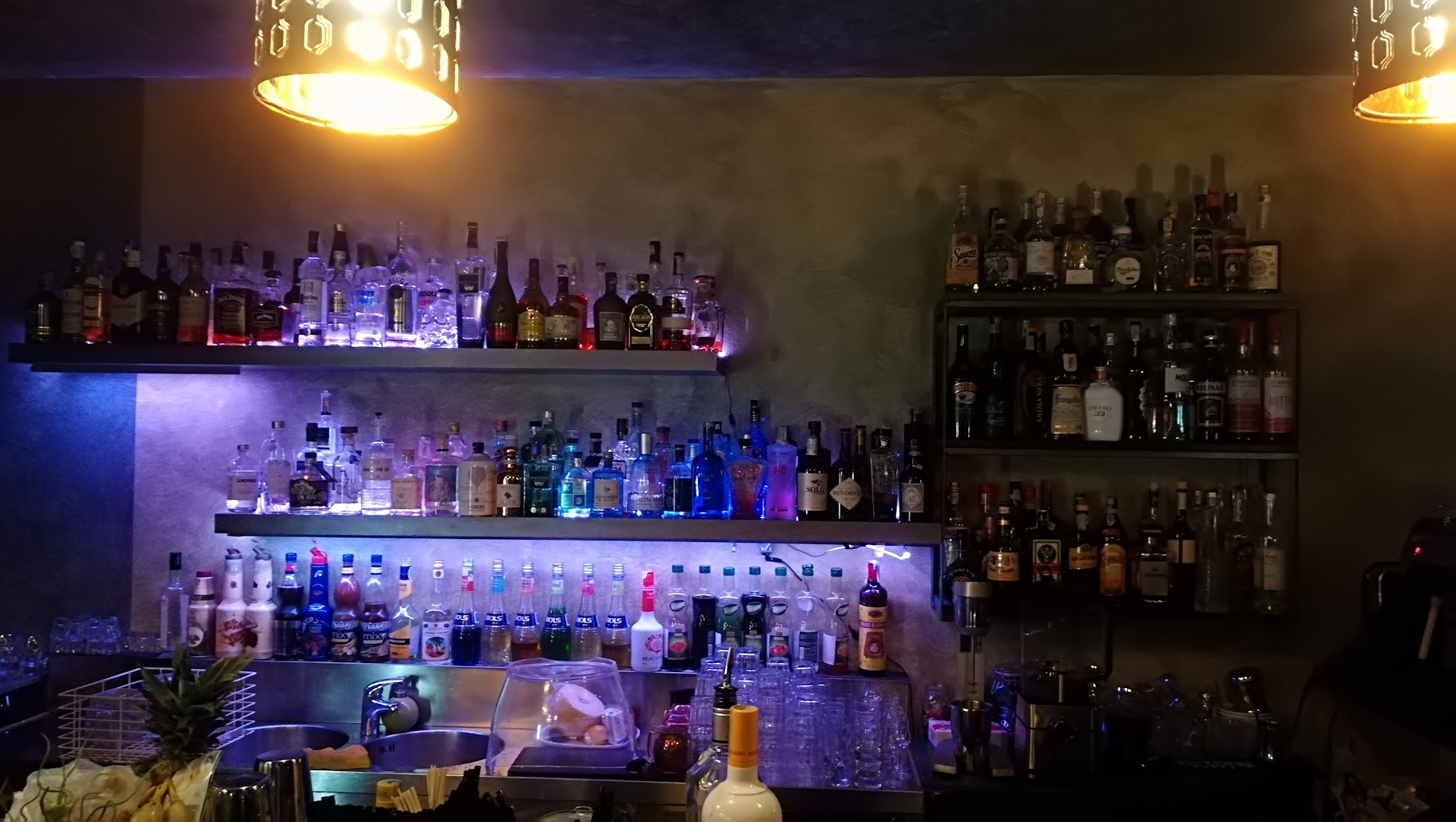Blue'n Green Pub, Russi