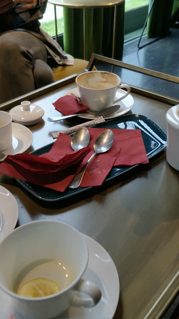 Bohem La Stazione - Fiori, Bon Bon Confetteria e Bistrot